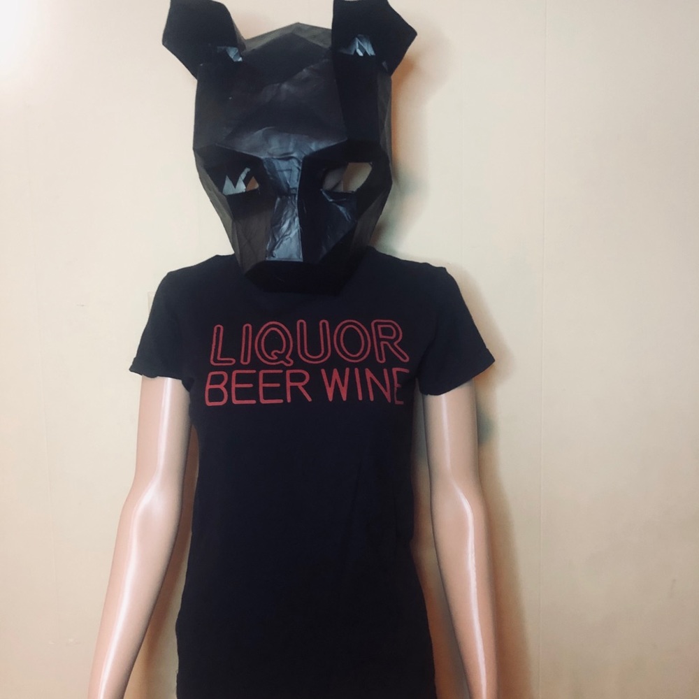 Liquor beer wine shirt sz med